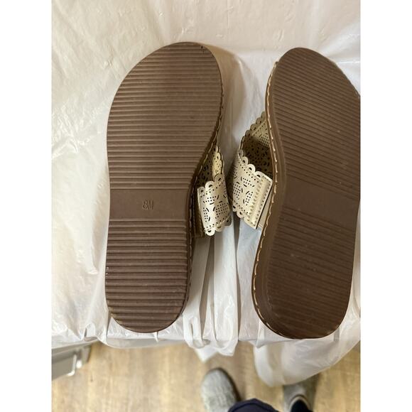 Palms Womens Gold Leather Sandals Size 8M "Perforated Flex" - Picture 4 of 4